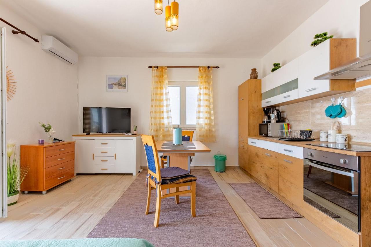 Mare-More Studio W Balcony And Beach Front And View Zadar Dış mekan fotoğraf